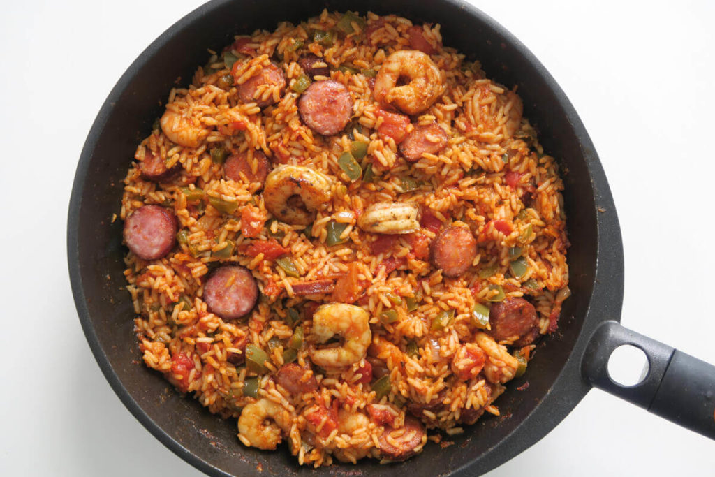 Jambalaya de Louisiane aux saucisses fumées et crevettes