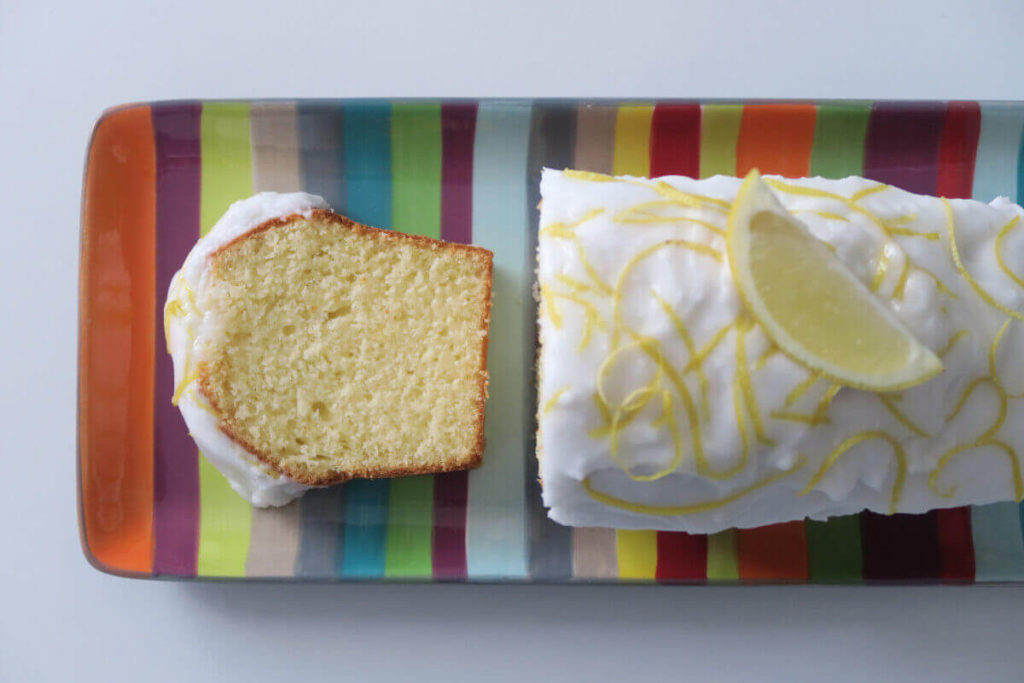 Cake au citron avec glaçage façon Starbucks