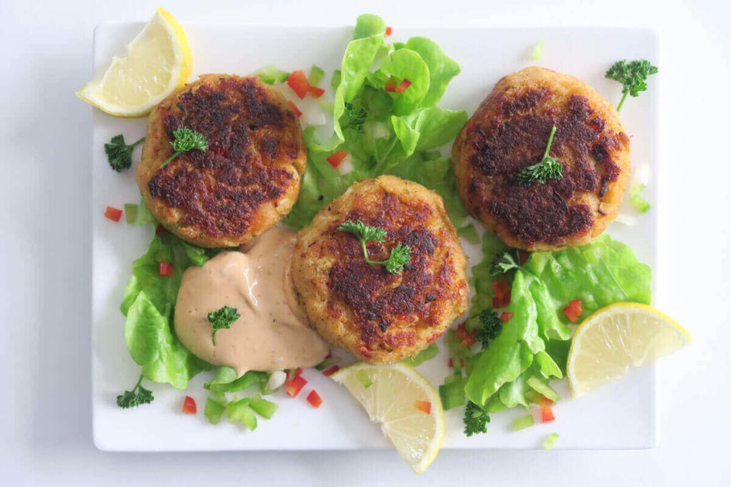 Crab cakes américains