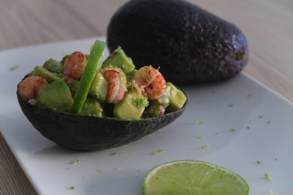 Salade d’avocat et d’écrevisses au citron vert et épices