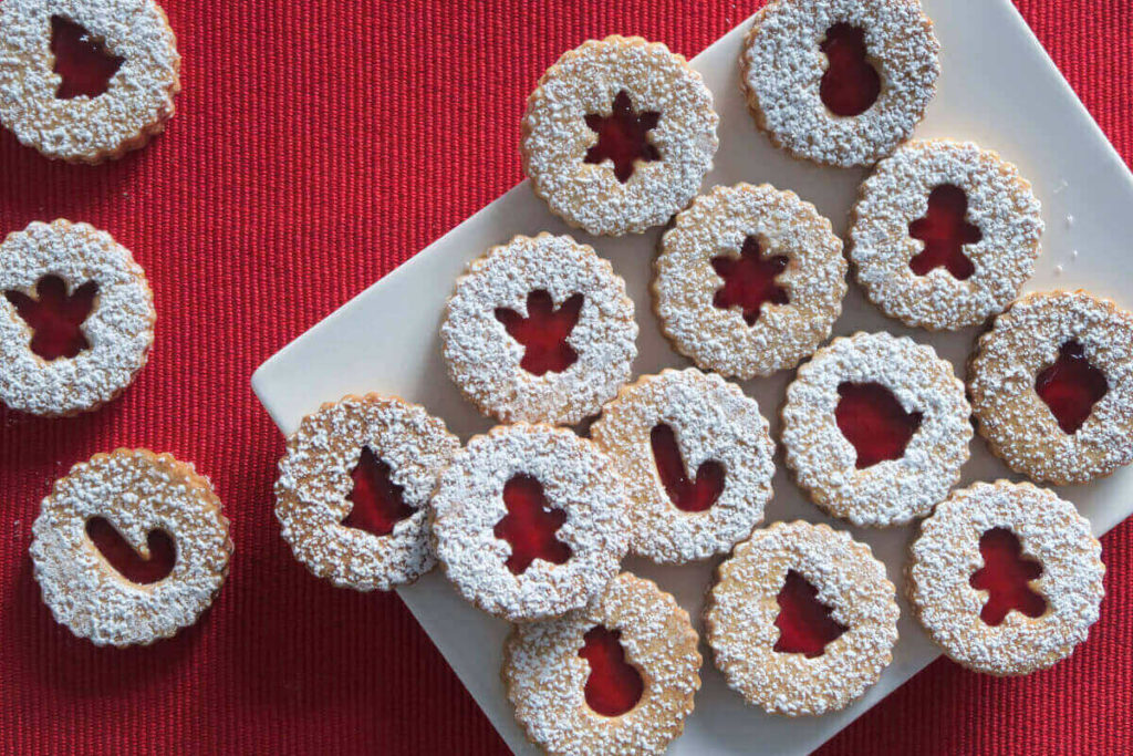 Biscuits Linzer à la confiture de groseille