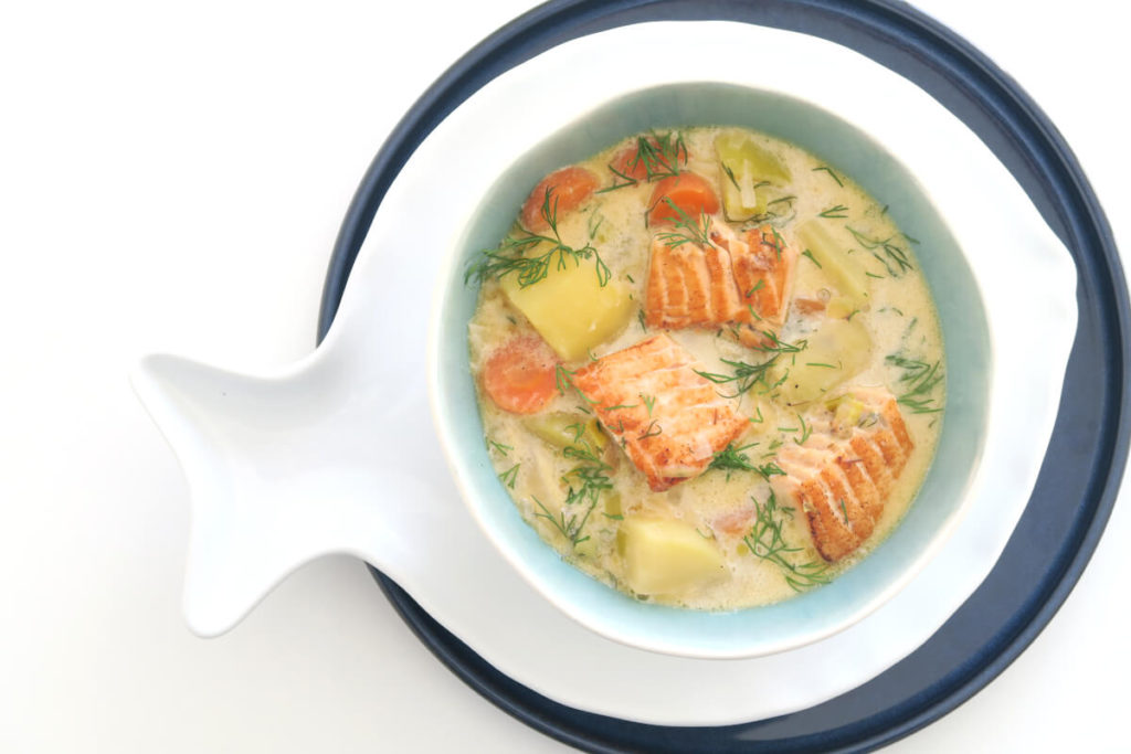Lohikeitto, soupe Finlandaise au saumon et aux légumes