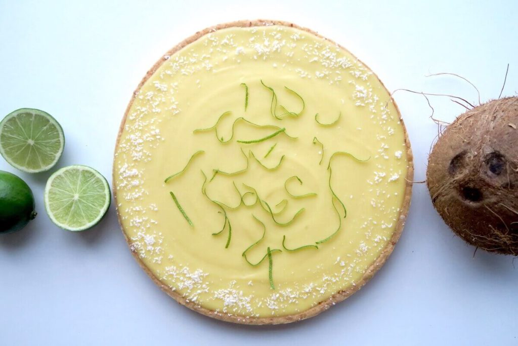 Tarte au citron vert et à la noix de coco