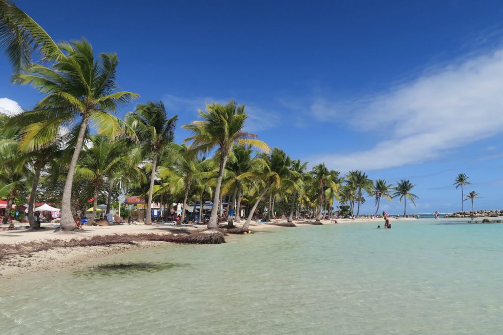 Guadeloupe - Plage du Bourg