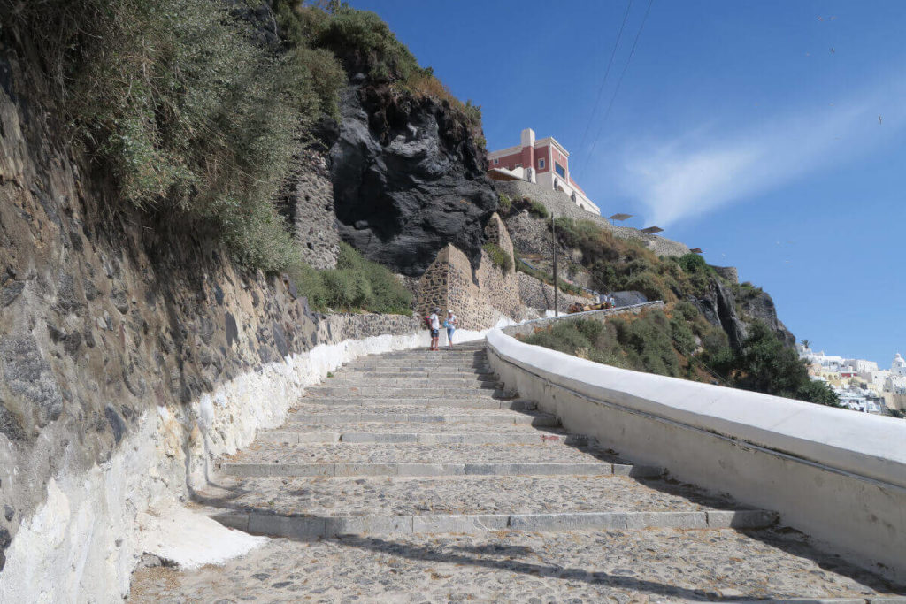 Santorin - Fira - Les escaliers du vieux port