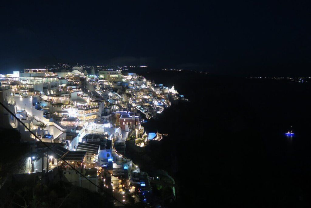 Santorin - Coucher de soleil à Fira
