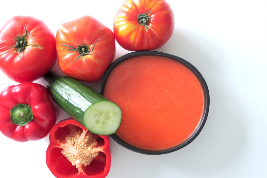 Gaspacho de poivrons, tomates et concombre