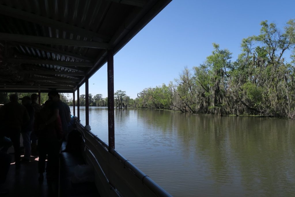 L'embarcation dans le bayou