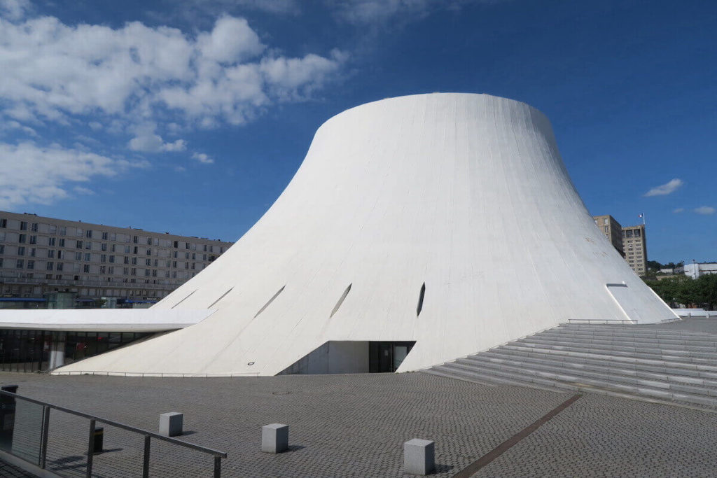 Normandie - Le Havre - Le "grand cratère" de l'ensemble "Le Volcan"