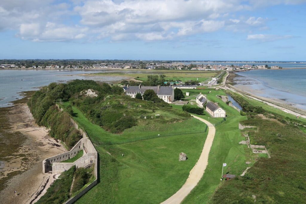 Normandie - Saint-Vaast-la-Hougue - La vue depuis le sommet de la tour Vauban