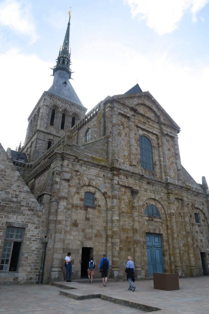 Normandie - La façade de l'église abbatiale
