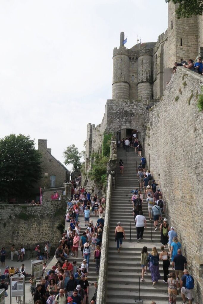 Normandie - L'escalier qui mène à l'abbaye