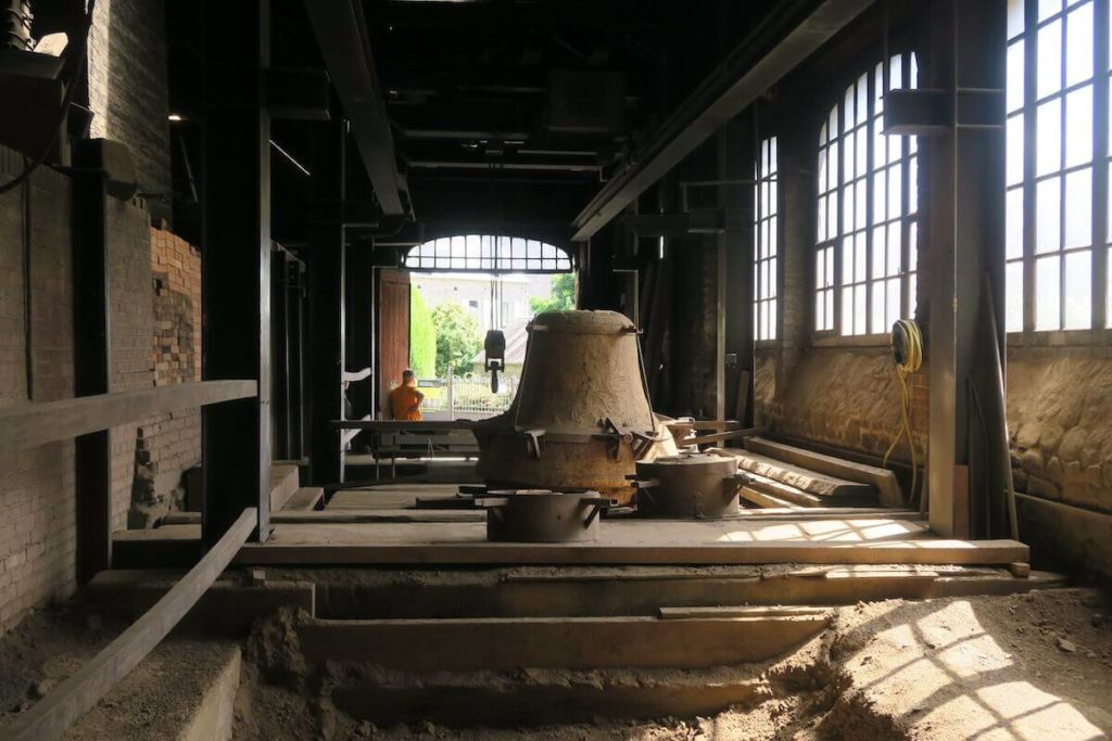 Normandie - Villedieu-les-Poêles - L'atelier de la fonderie