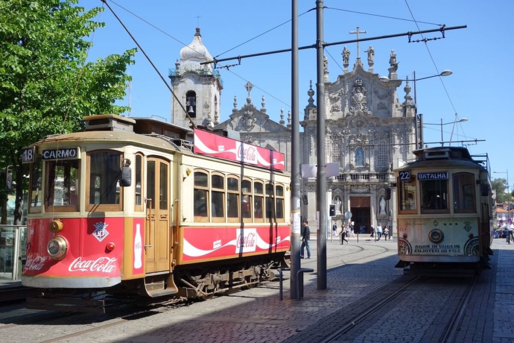 Porto - L'église des Carmélites et l'église des Carmes